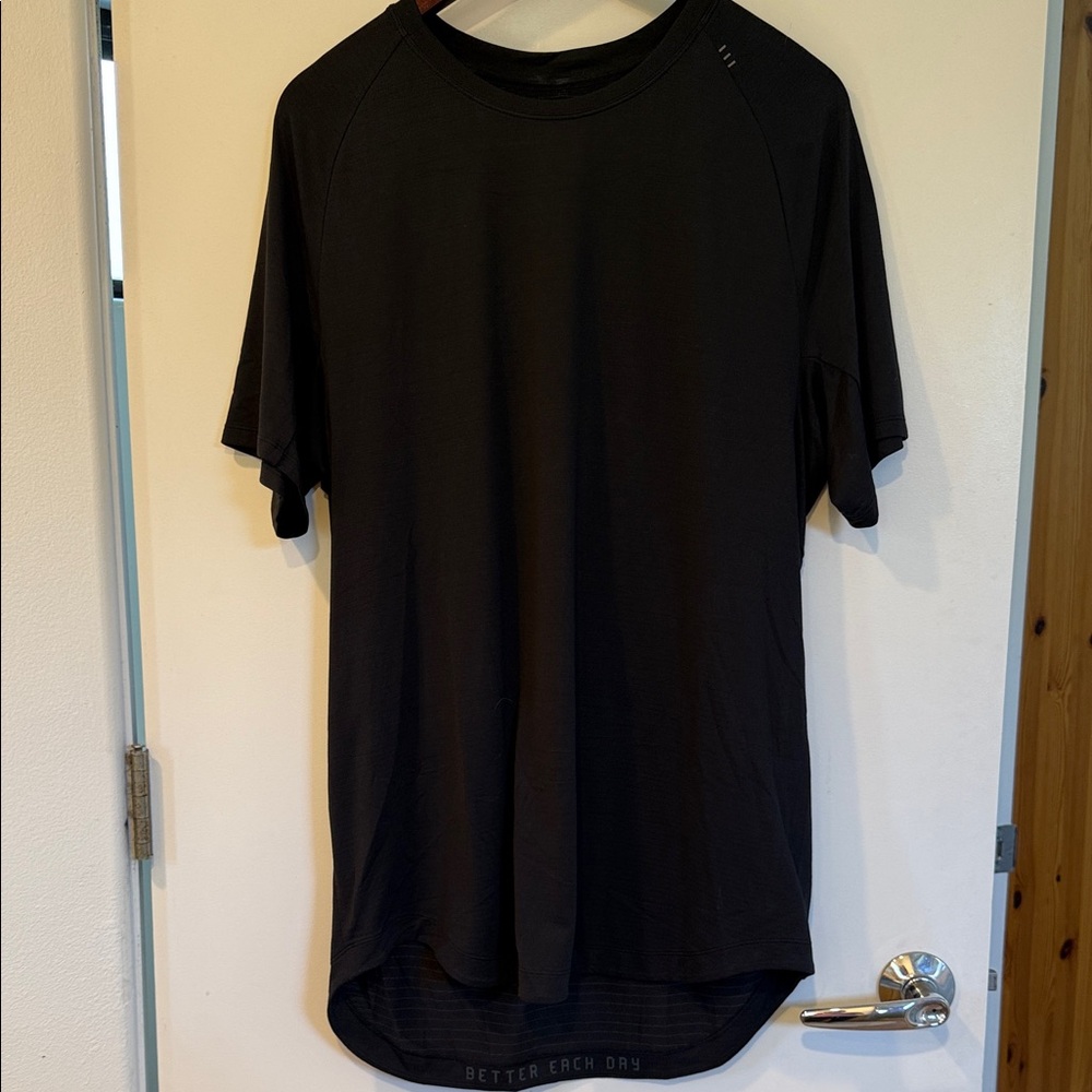 lululemon athletica Men’s Black Short Sleeve Performance Tee
